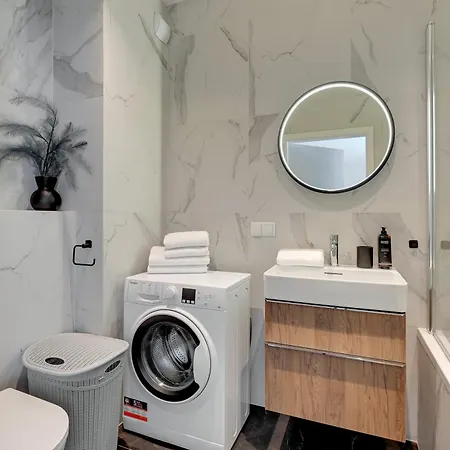 Scala 60k Center With Parking By Lion Appartement Gdańsk