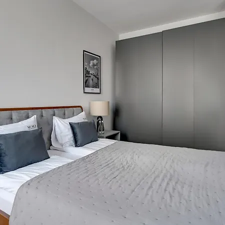 Appartement Scala 60k Center With Parking By Lion