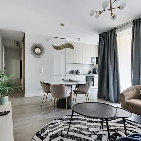 Scala 60k Center With Parking By Lion Appartamento