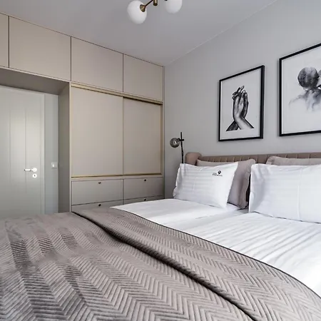 Scala 60k Center With Parking By Lion Appartement *