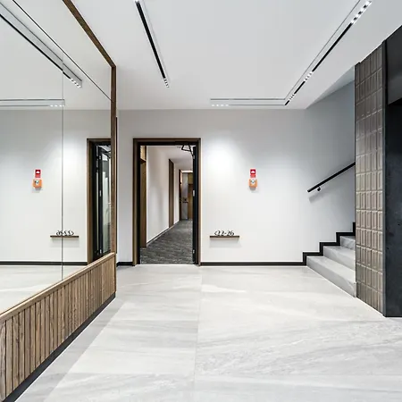 Scala Center With Parking By Lion *