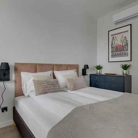 Scala Center With Parking By Lion Apartman