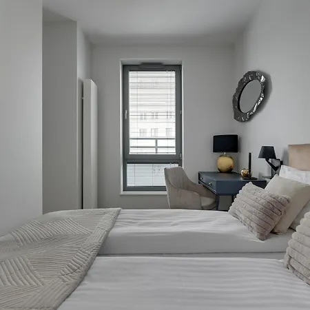 Scala Center With Parking By Lion Apartman *