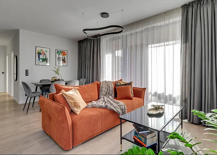 Scala Center With Parking By Lion Apartman