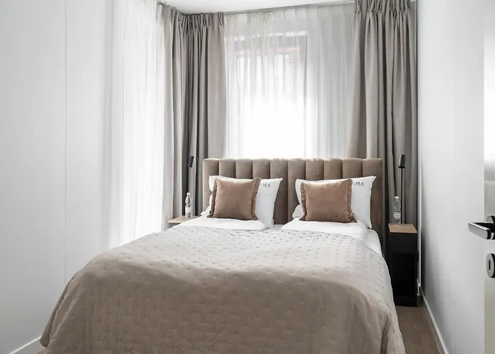 Scala Center With Parking By Lion *