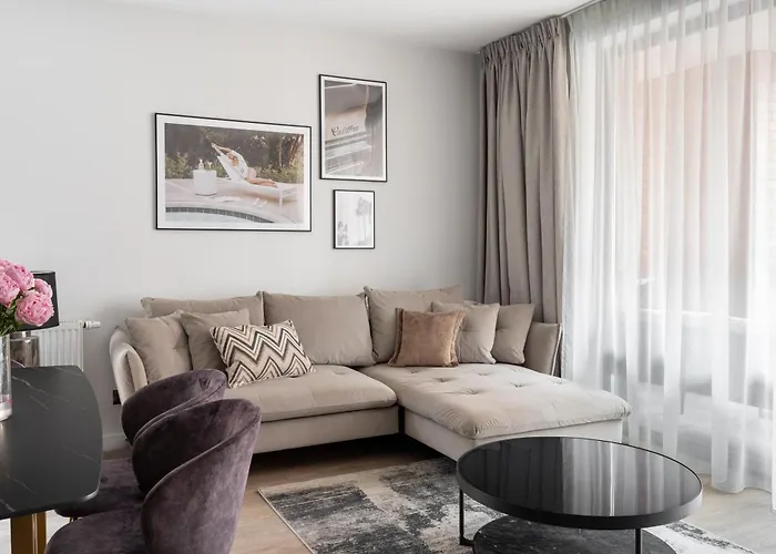 Scala Center With Parking By Lion Apartman *