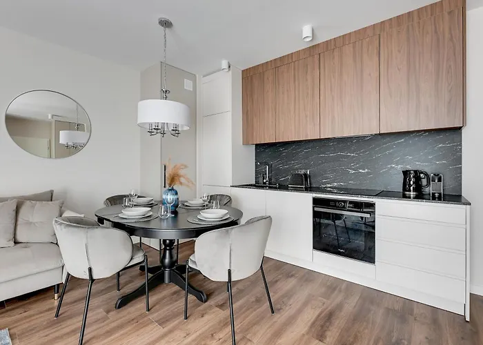 Scala Center With Parking By Lion Apartman *