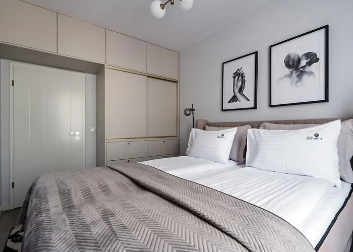 Scala Center With Parking By Lion Apartman *